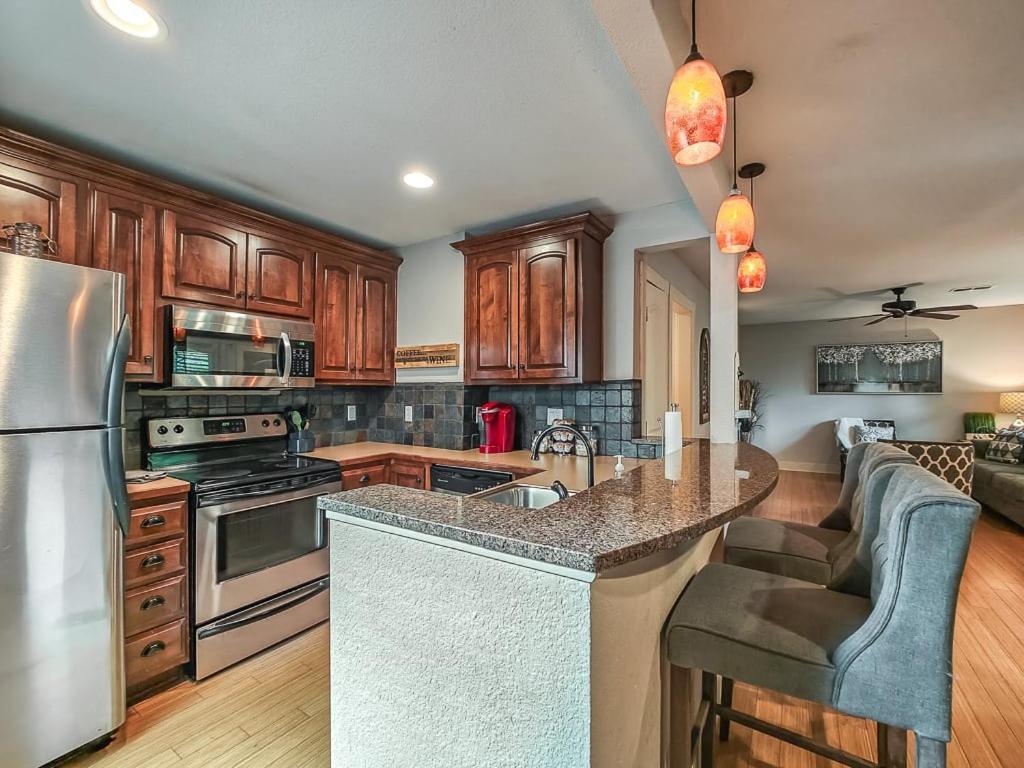 Quiet Plaza Two Bedroom 2 Bathroom Kansas City Exterior foto
